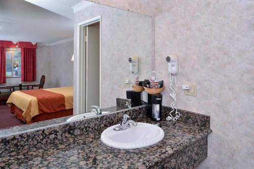 Americas Best Value Inn & Suites - Fontana image 11