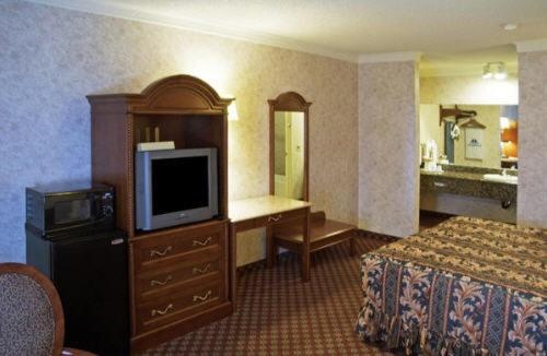 Americas Best Value Inn & Suites - Fontana image 23