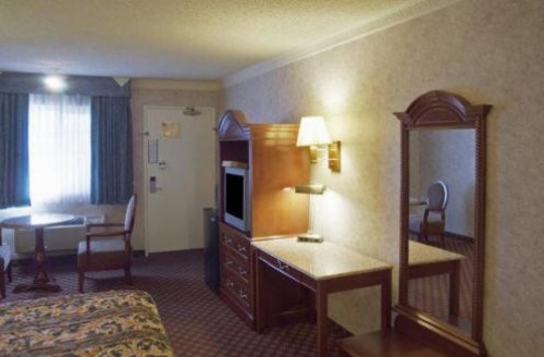 Americas Best Value Inn & Suites - Fontana image 24