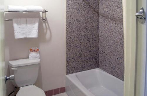 Americas Best Value Inn & Suites - Fontana image 25