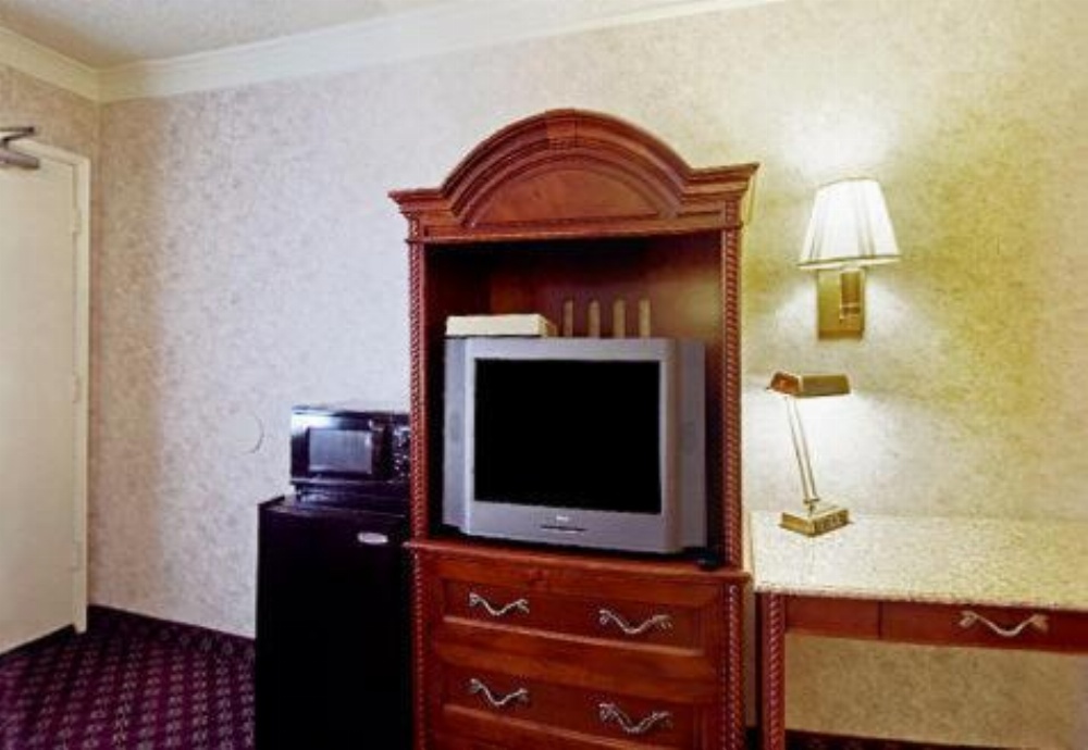 Americas Best Value Inn & Suites - Fontana Image 28