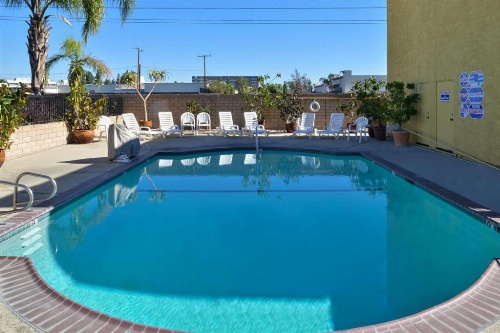 Americas Best Value Inn & Suites - Fontana image 8